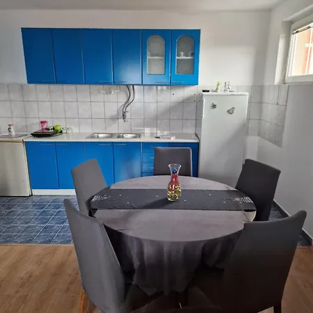 Jasemin Τσούπρια